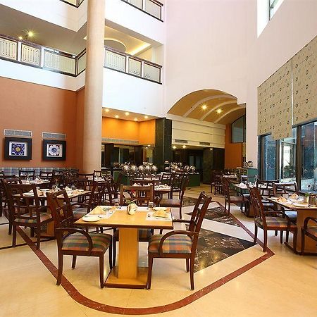 Katriya De Royal Hotell Hyderabad Exteriör bild